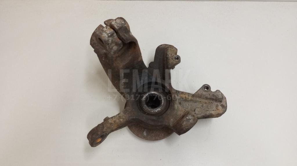 Кулак поворотный передний левый