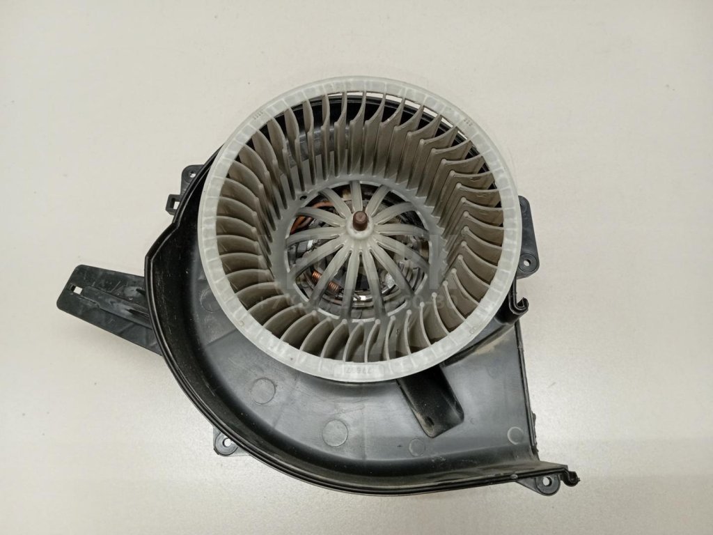 Моторчик отопителя