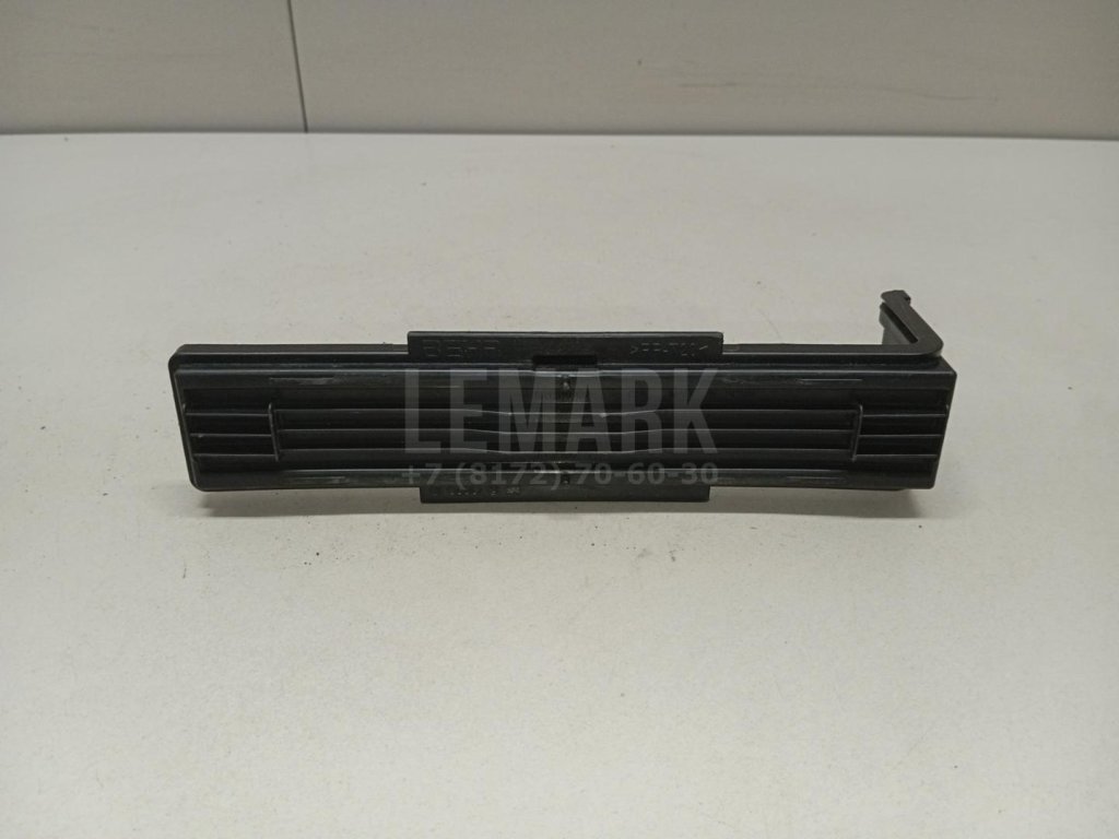 Крышка салонного фильтра