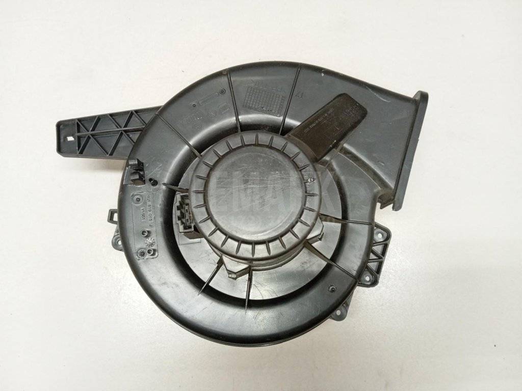 Моторчик отопителя