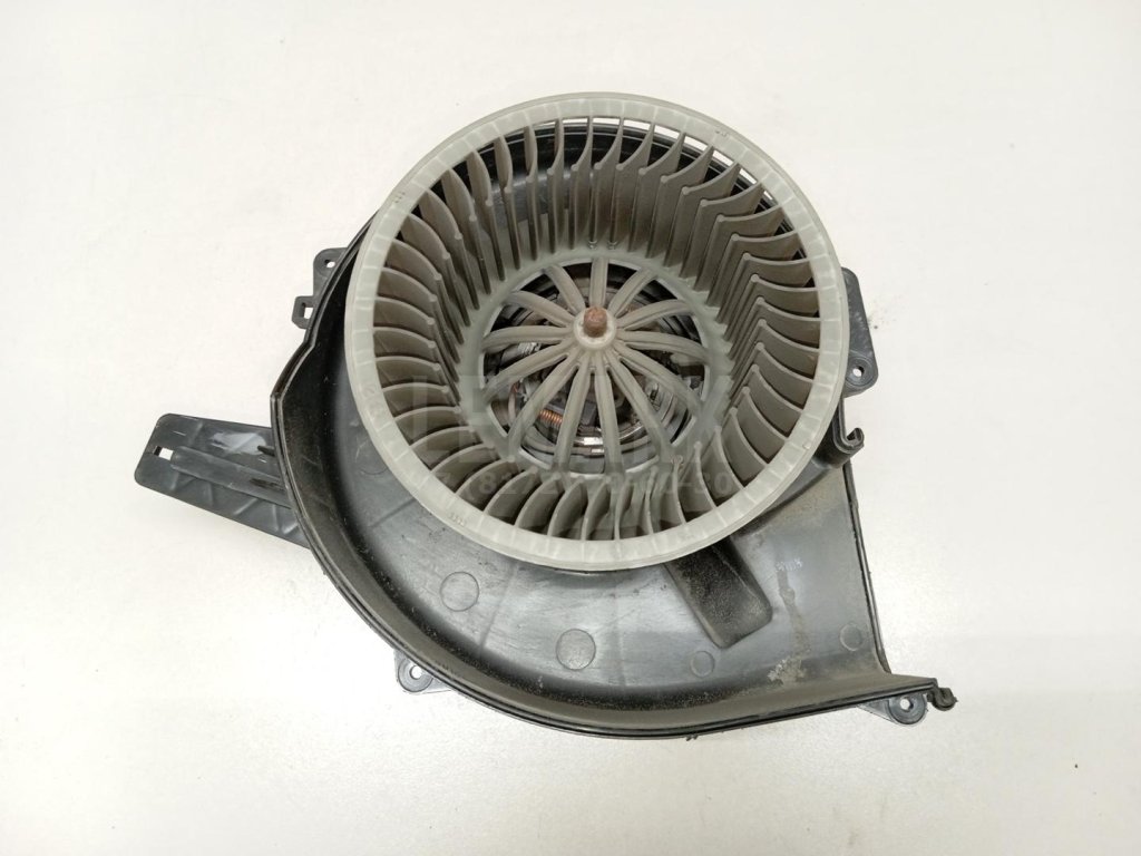 Моторчик отопителя