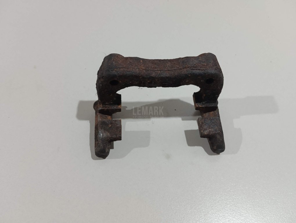 Скоба суппорта заднего правого