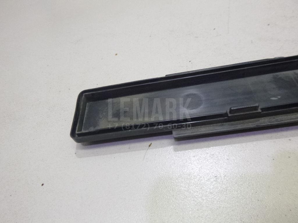 Крышка салонного фильтра