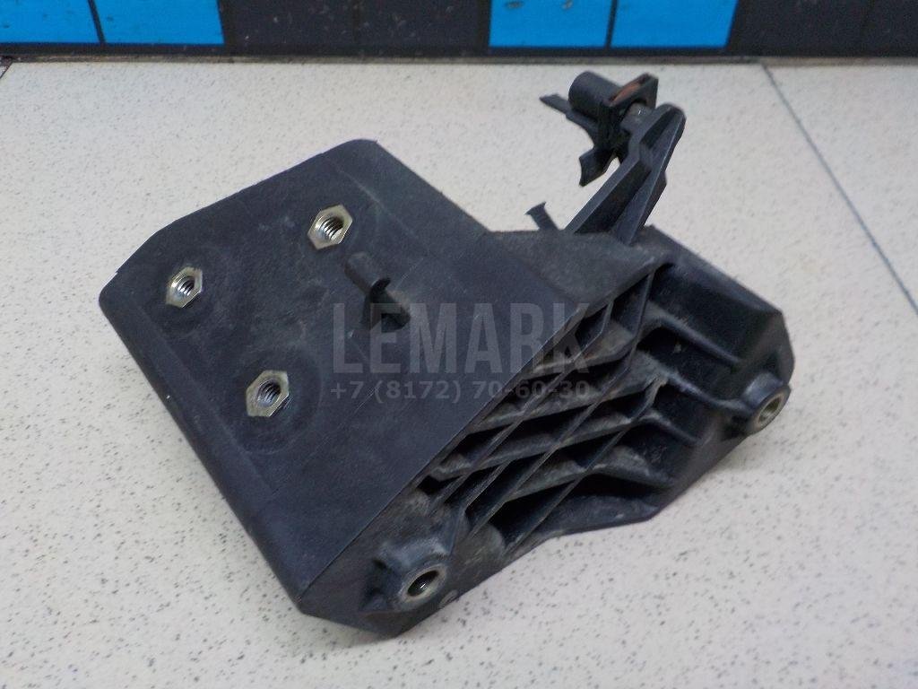 Кронштейн осушителя для  Audi A1 (8X) 2010-2018