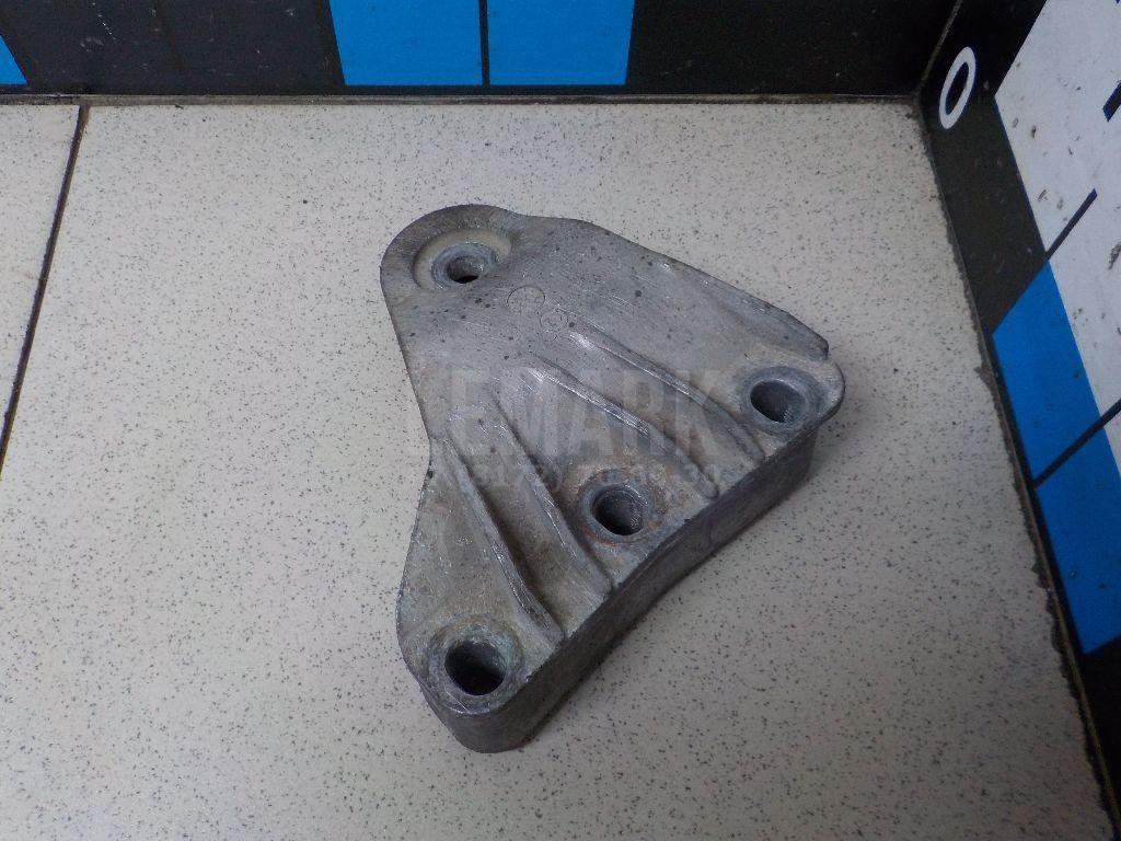 Кронштейн опоры двигателя для  Audi A3 [8P1] 2003-2013