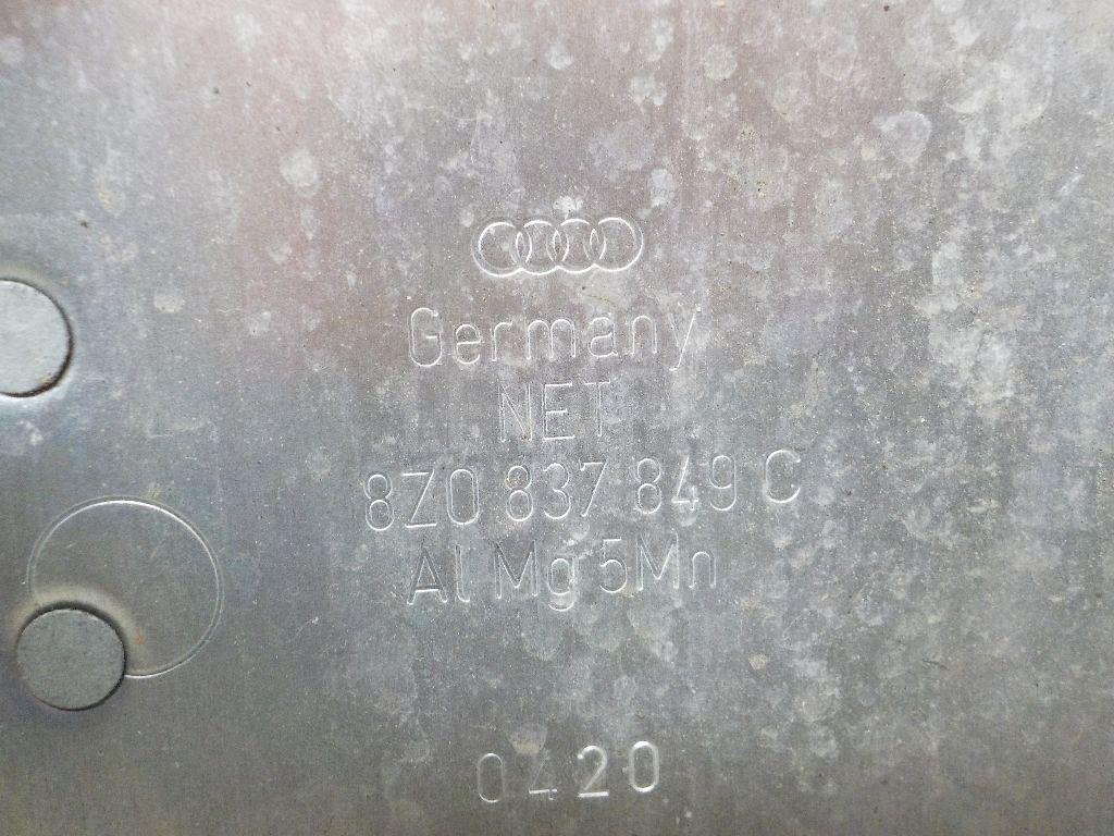 Панель двери для  Audi A3 [8PA] Sportback 2004-2013