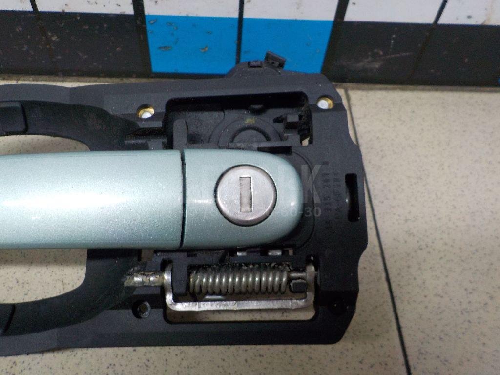 Ручка двери передней наружная правая