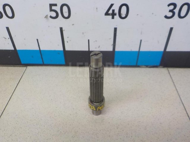 Ось шестерни задней передачи