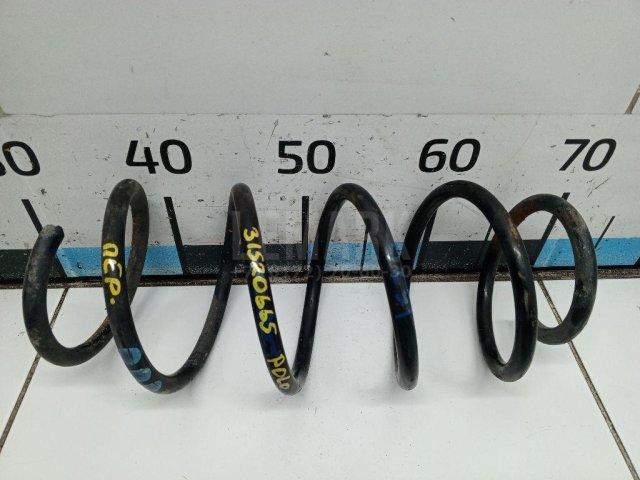 Пружина передняя