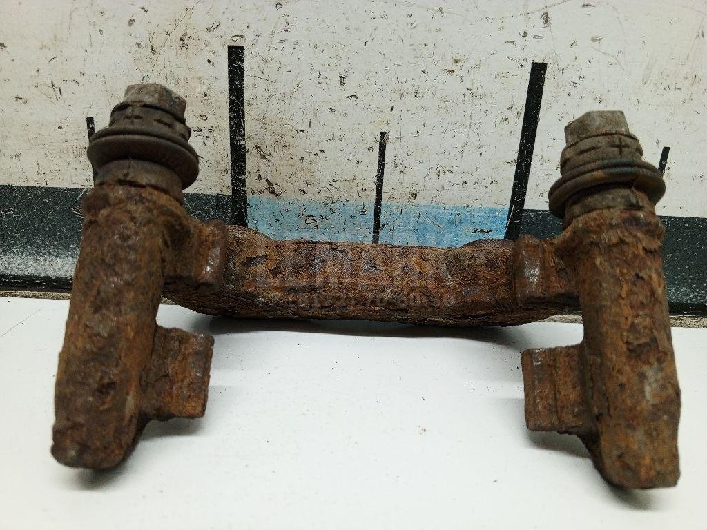 Скоба суппорта заднего правого