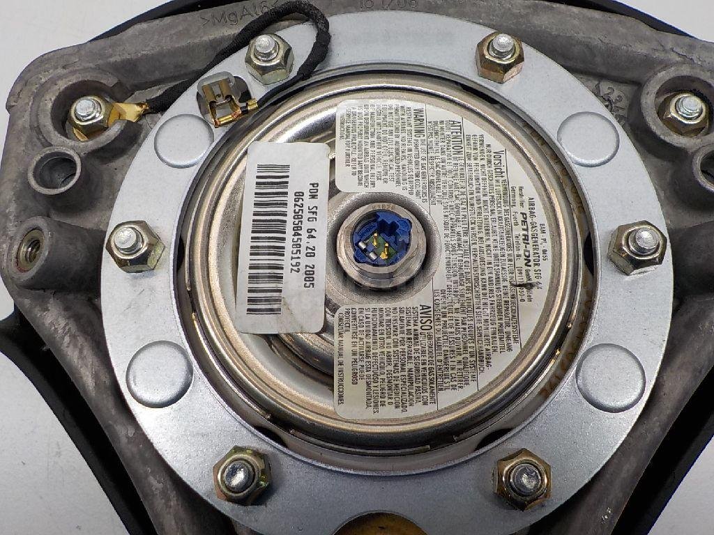 Подушка безопасности в рулевое колесо