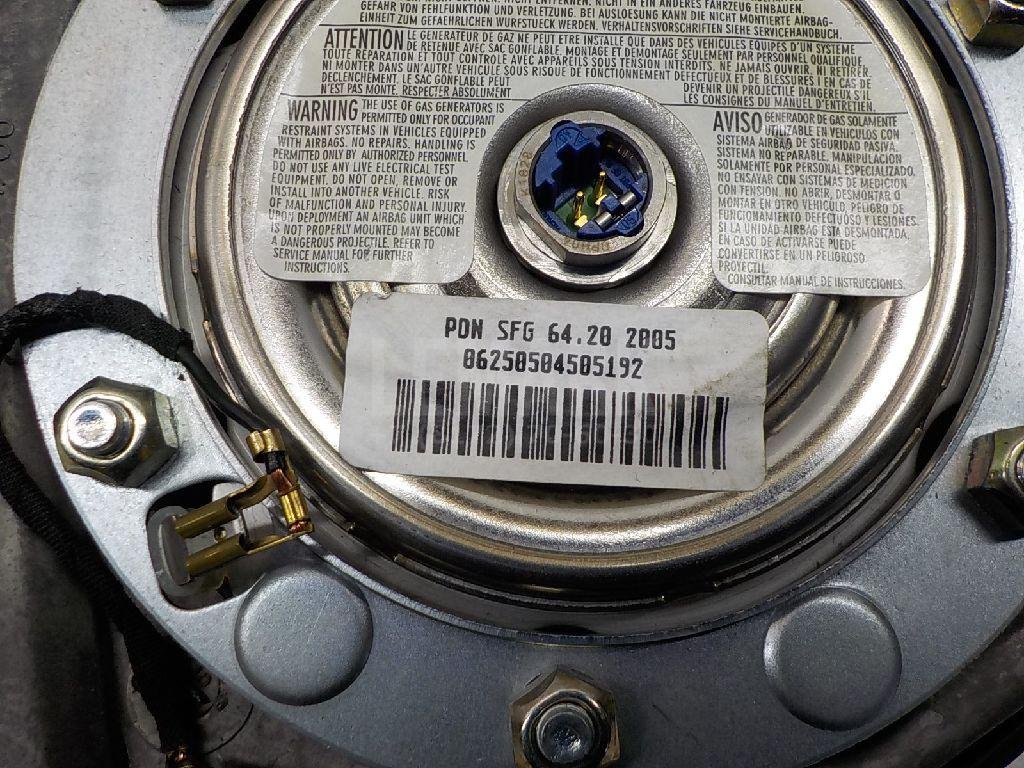 Подушка безопасности в рулевое колесо