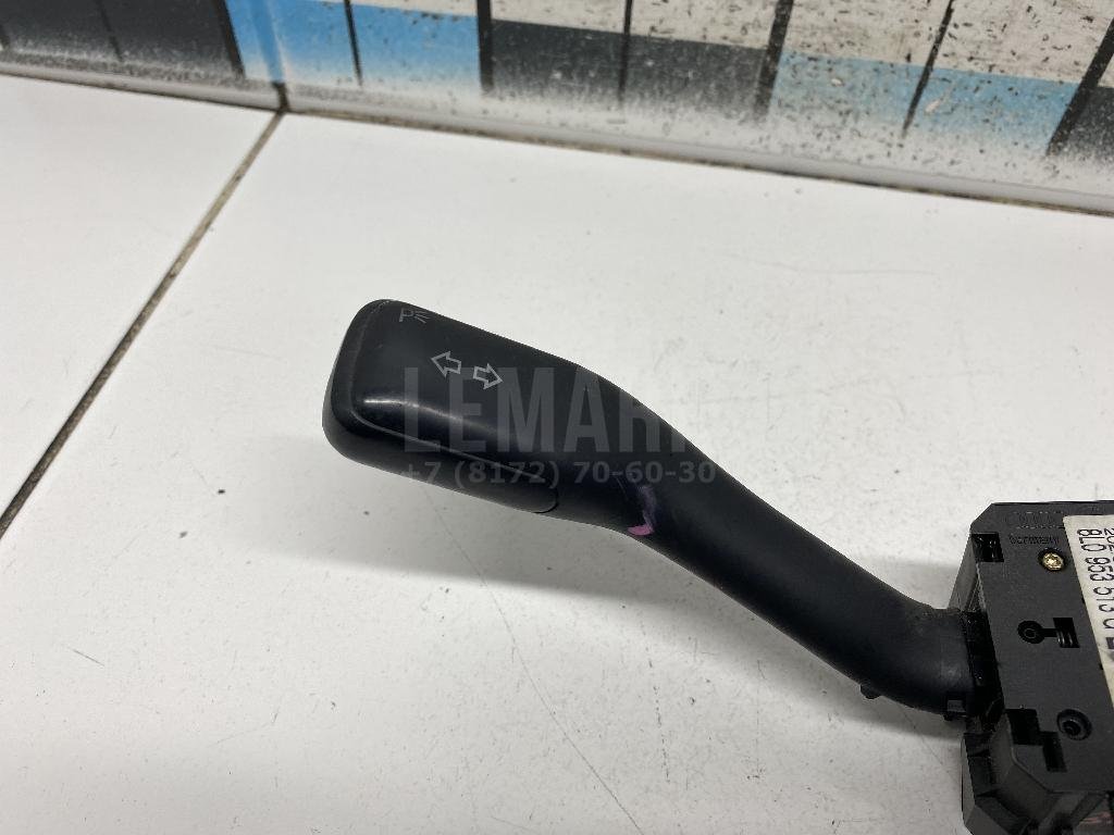 Переключатель поворотов подрулевой