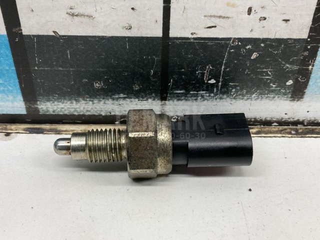 Датчик включения заднего хода