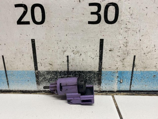 Датчик включения стопсигнала