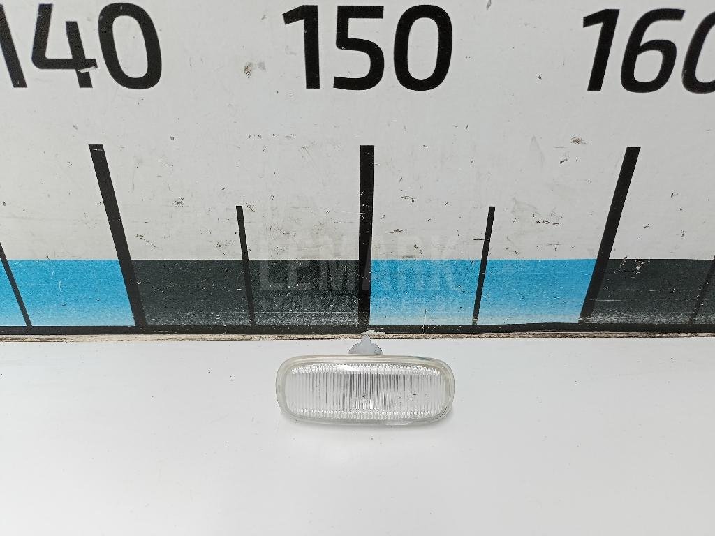 Повторитель на крыло белый