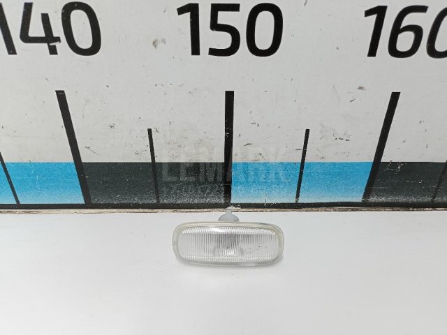 Повторитель на крыло белый