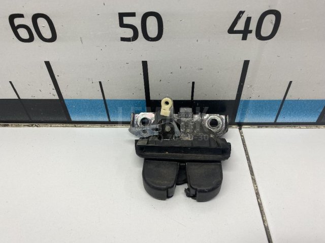 Замок багажника