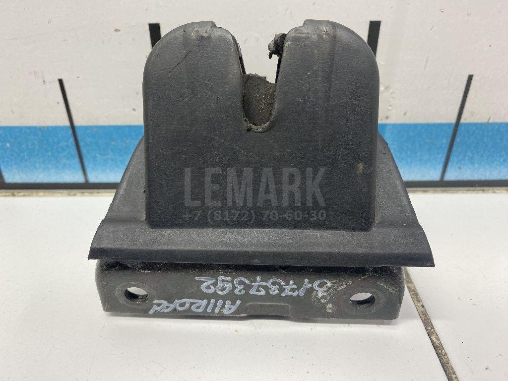 Замок багажника