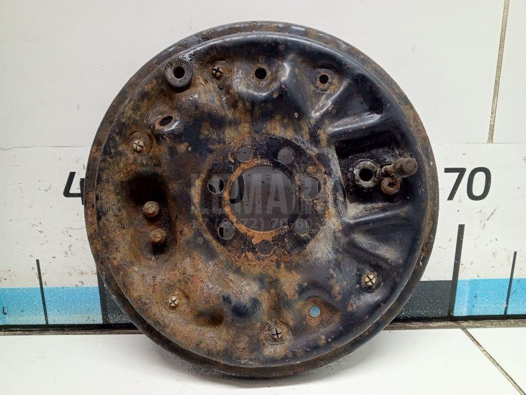 Щит опорный задний правый