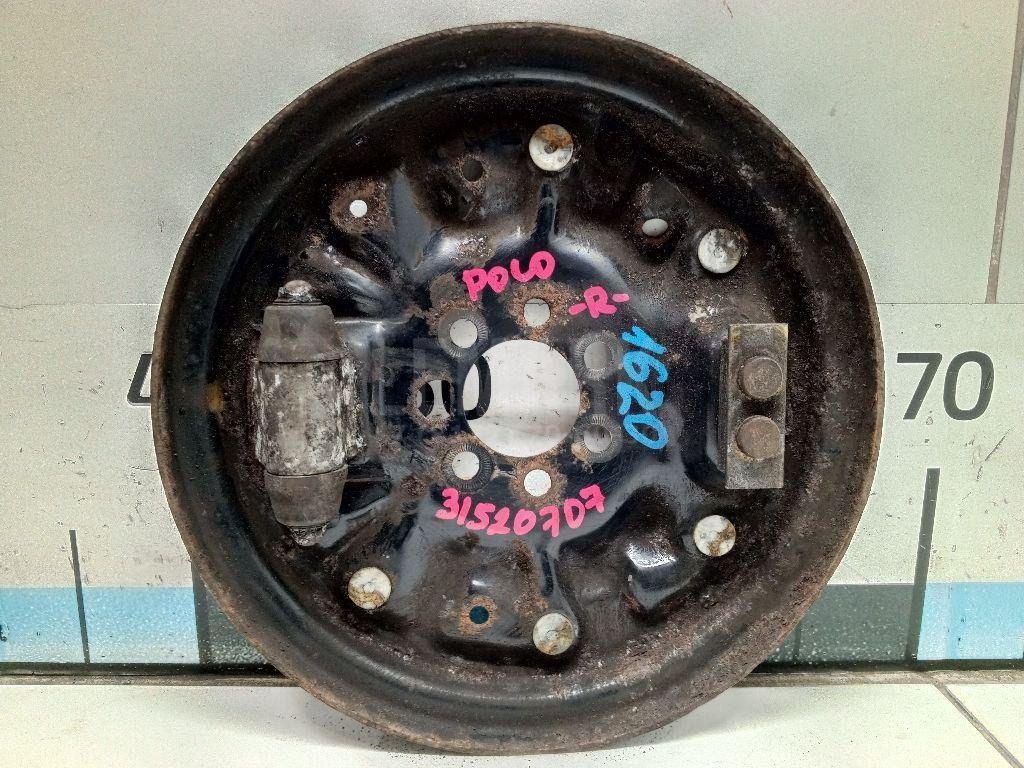 Щит опорный задний правый