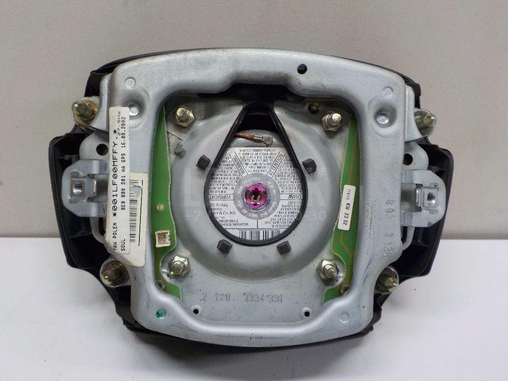 Подушка безопасности в рулевое колесо