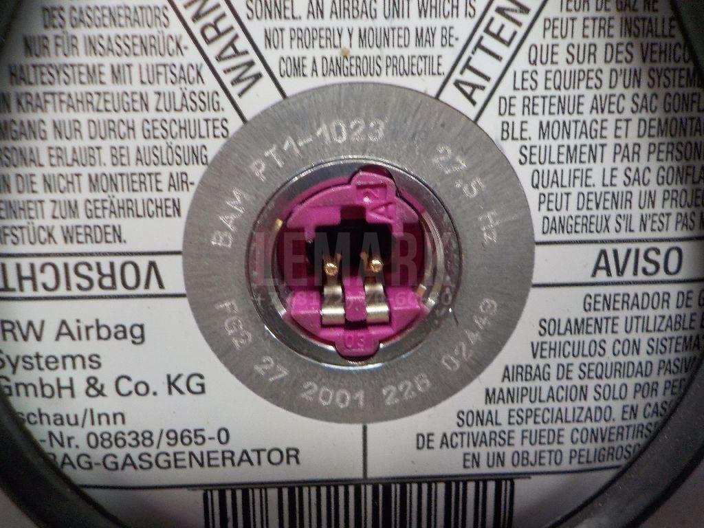 Подушка безопасности в рулевое колесо