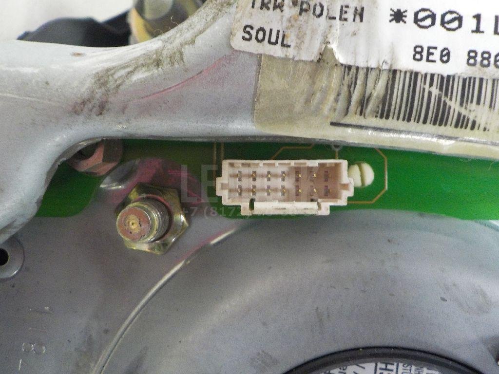 Подушка безопасности в рулевое колесо