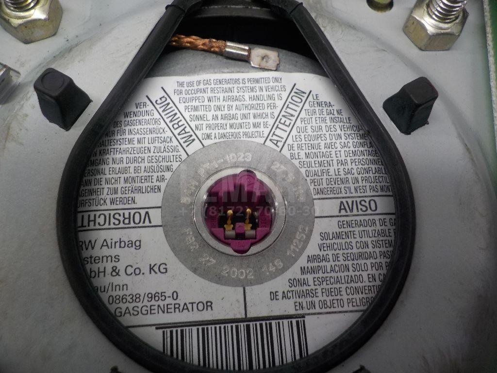 Подушка безопасности в рулевое колесо