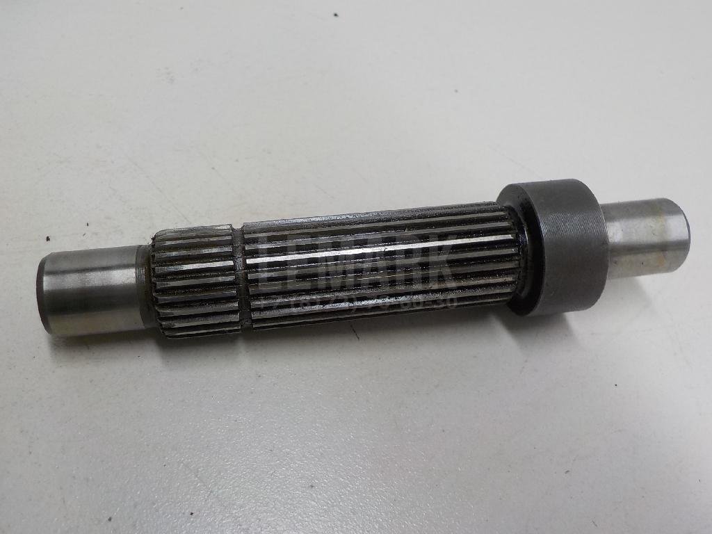 Ось шестерни задней передачи