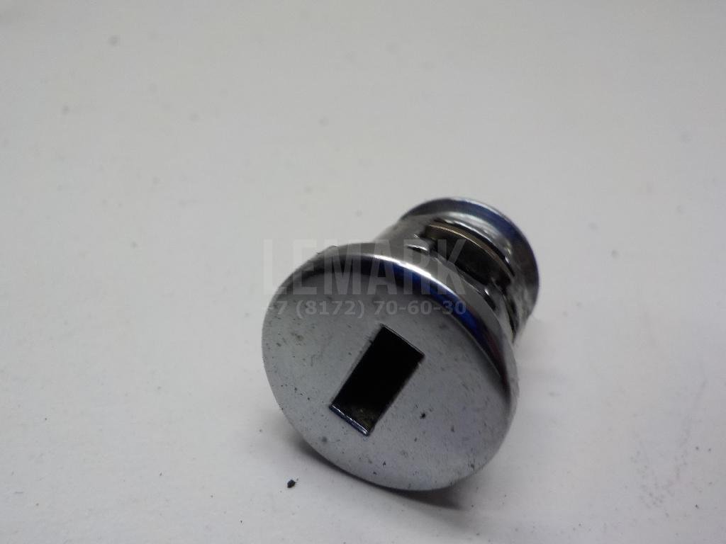 Вставка замка бардачка