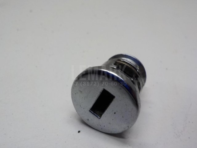 Вставка замка бардачка