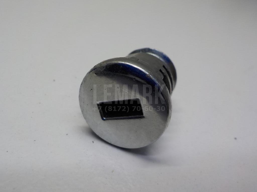 Вставка замка бардачка