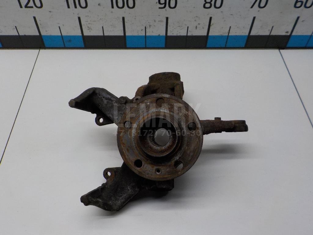 Кулак поворотный передний левый