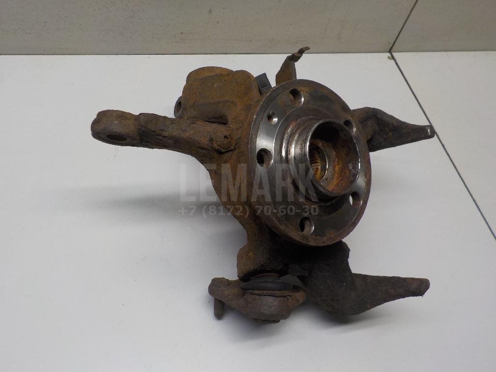 Кулак поворотный передний правый