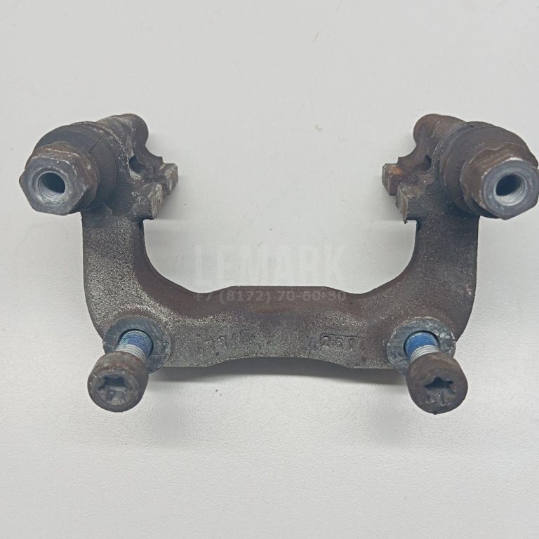 Скоба суппорта заднего правого