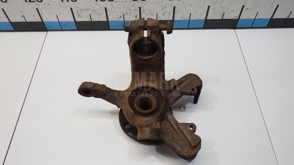 Кулак поворотный передний левый