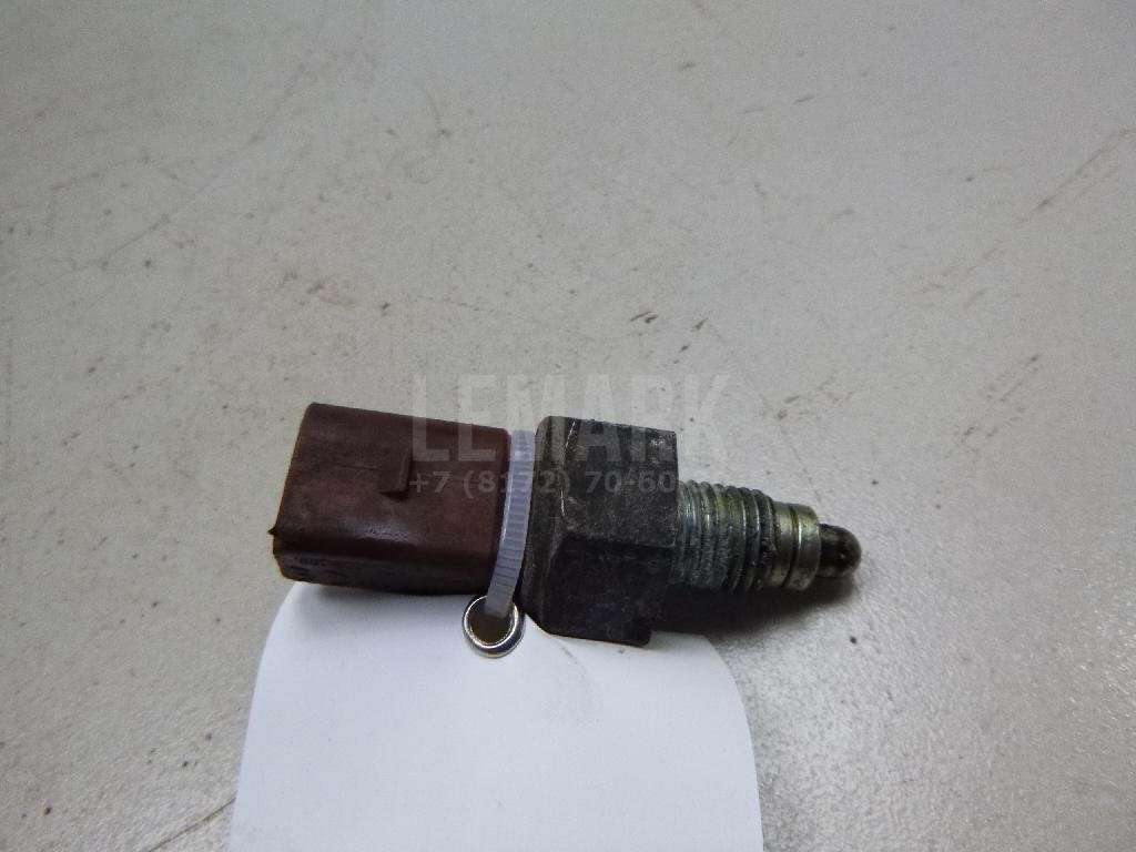 Датчик включения заднего хода