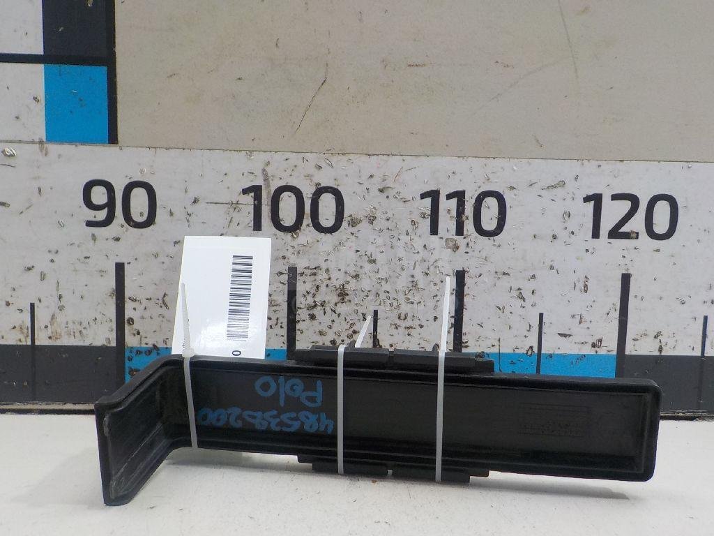 Крышка салонного фильтра