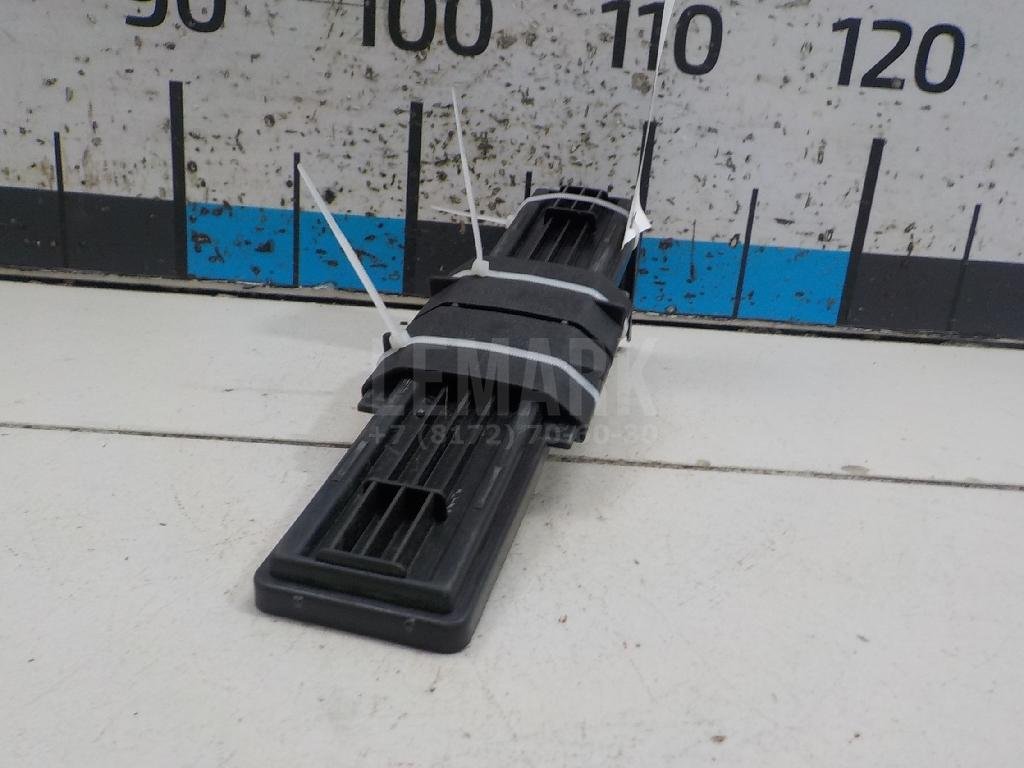 Крышка салонного фильтра