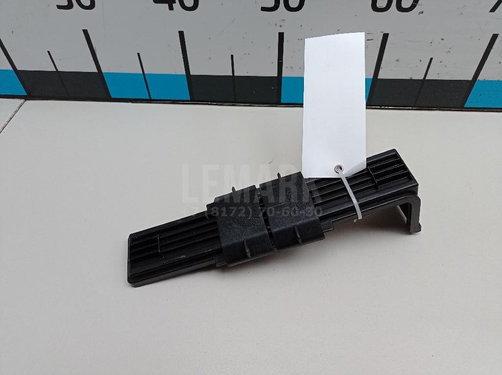 Крышка салонного фильтра