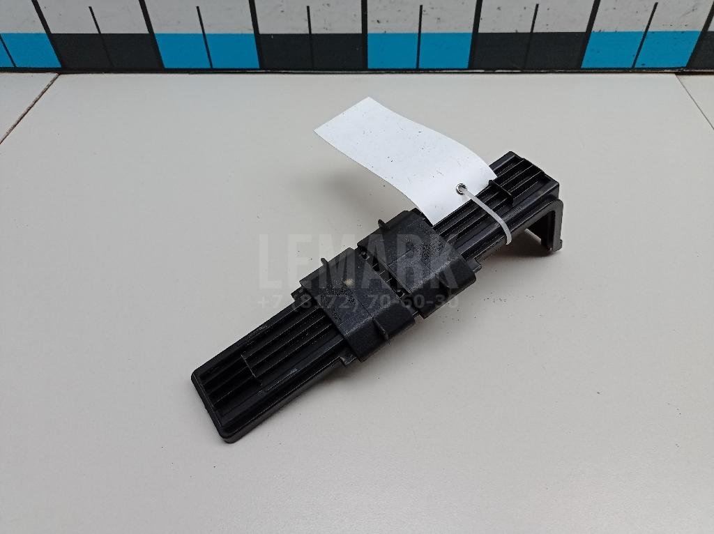 Крышка салонного фильтра