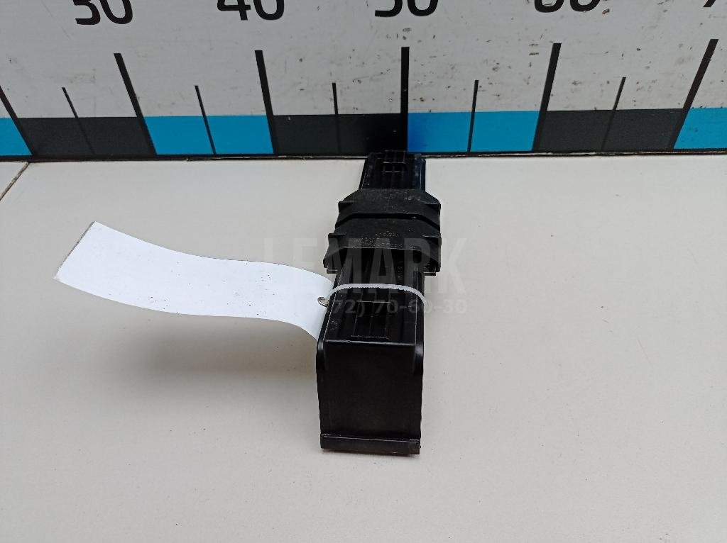 Крышка салонного фильтра