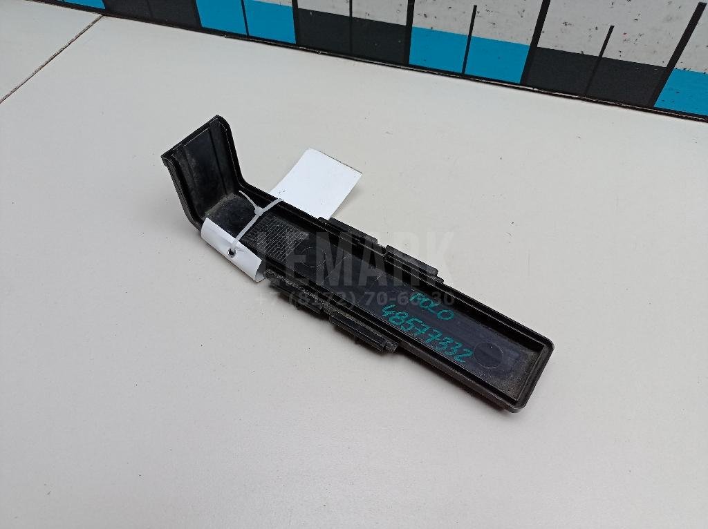 Крышка салонного фильтра