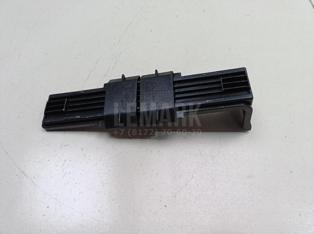 Крышка салонного фильтра