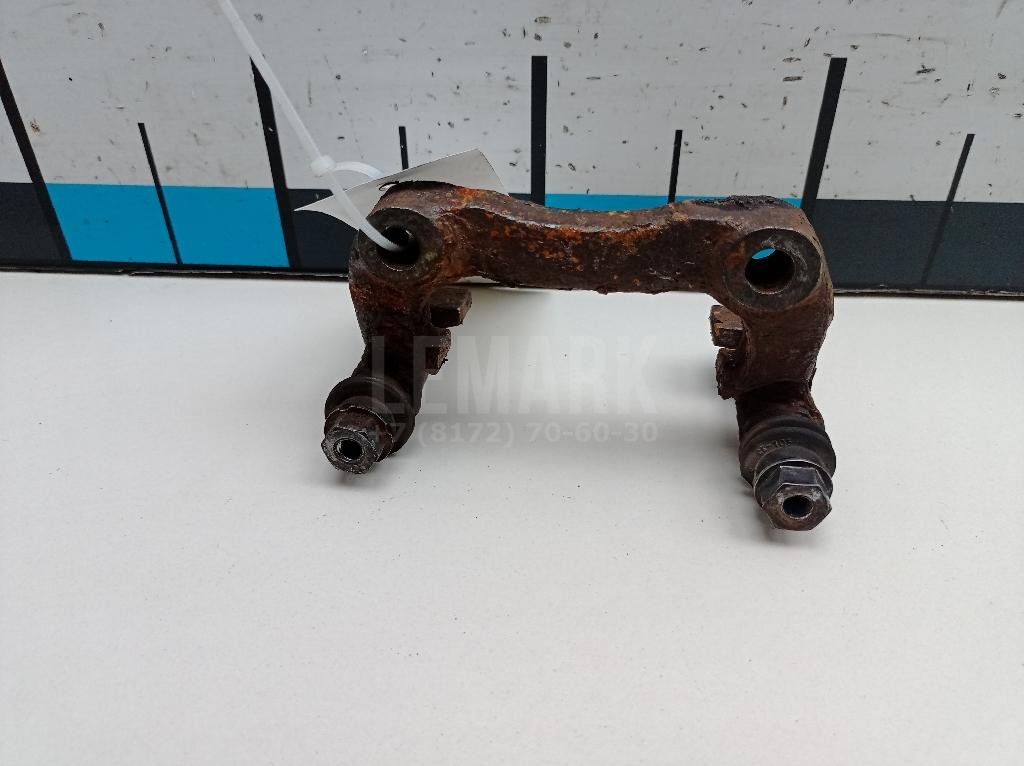 Скоба суппорта заднего правого