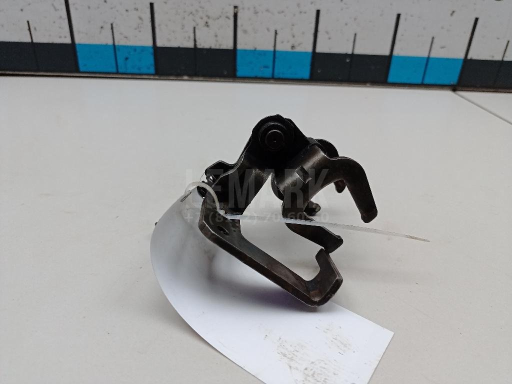 Вилка включения передачи