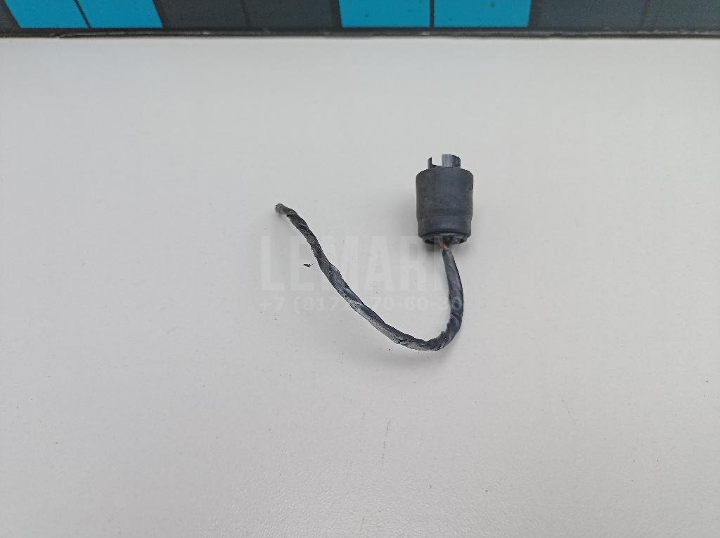 Патрон габаритного фонаря