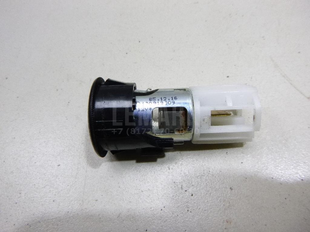 Гнездо прикуривателя