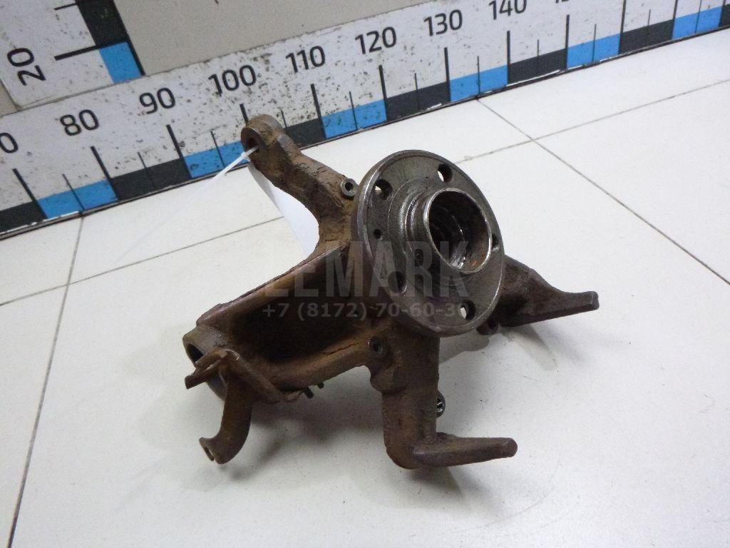 Кулак поворотный передний левый